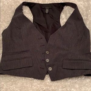 Apostrophe Essentials Vest